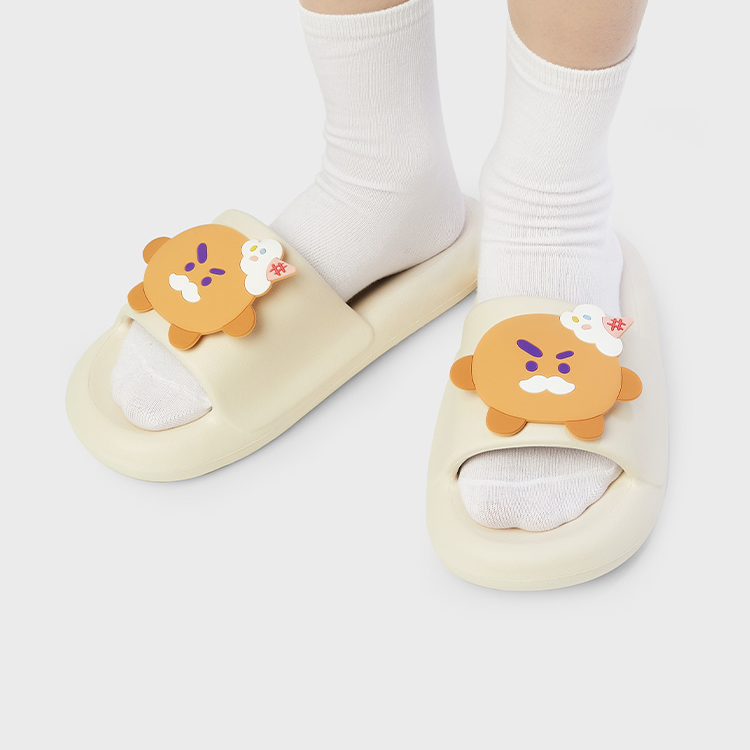 スリッパ(ON THE CLOUD) SHOOKY