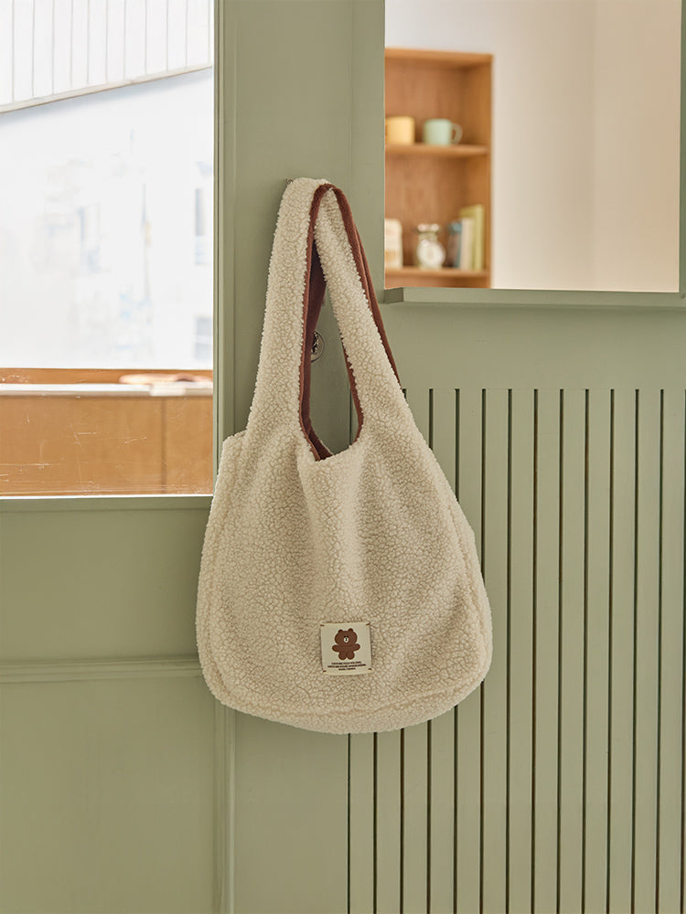 リバーシブルもこもこバッグ(HUG BROWN4) ブラウン