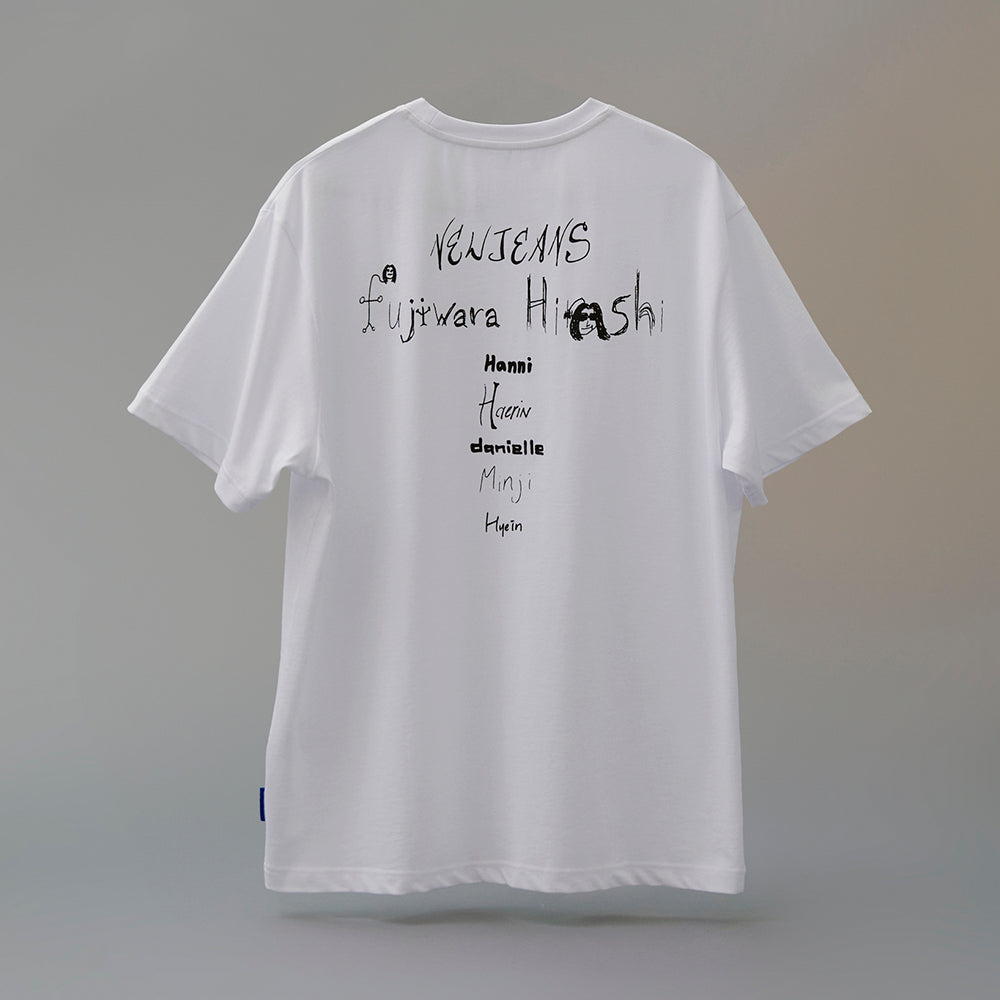 NewJeans x Hiroshi Fujiwara COLLER T-シャツ VER.4(WHITE)