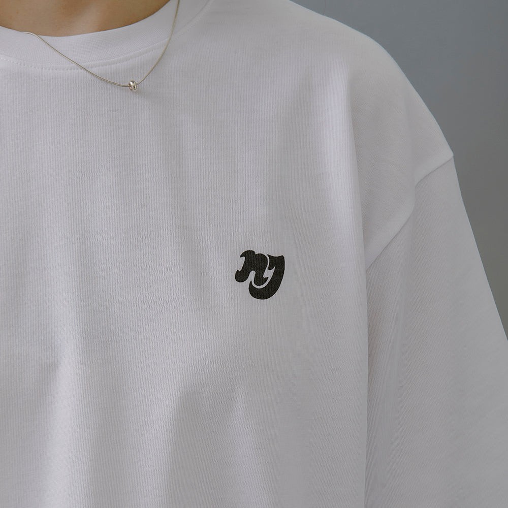 NewJeans x Hiroshi Fujiwara COLLER T-シャツ VER.4(WHITE)