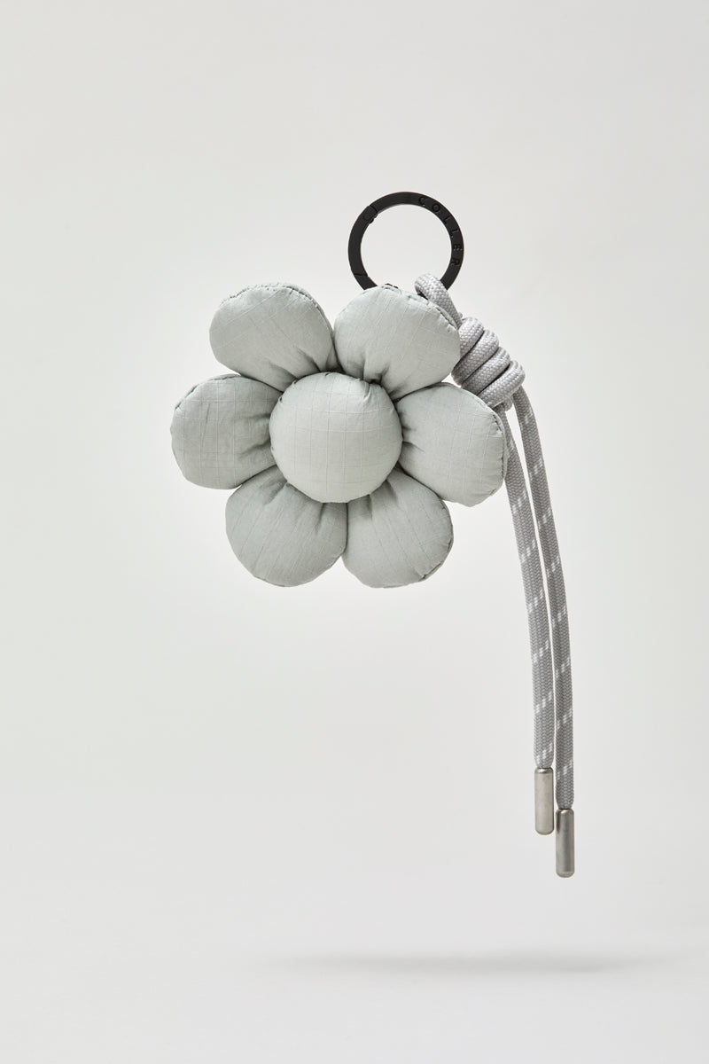 COLLER 紐付きフラワーキーリング グレー